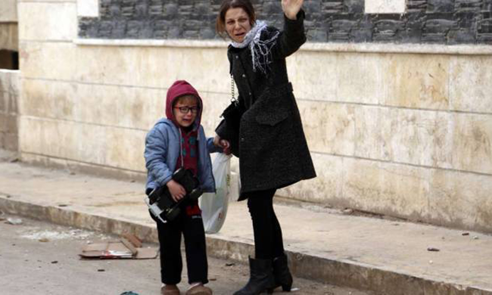 Afrin'de bir anne ve çocuğu