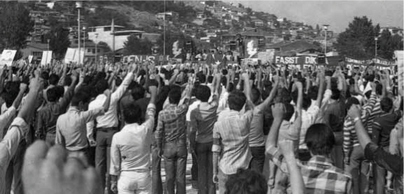Kemal Türkler’in katledilmesinden sonra Ağustos 1980’de Kocaeli’nde yapılan “MHP ve Ülkü Ocakları Kapatılsın” mitingi.
