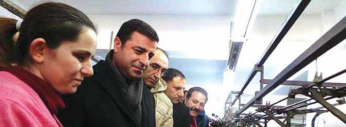 Demirtaş’tan patronsuz üretim yapan Kazova işçilerine ziyaret